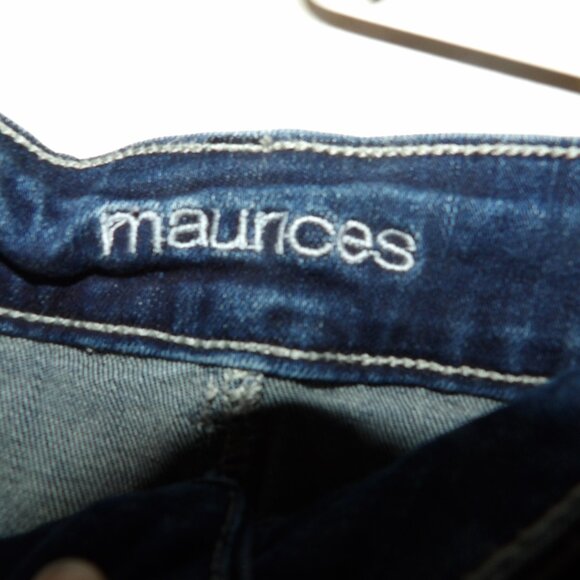 Maurices Mid Rise Distressed Skinny Jeans Sz 18W Short - Picture 6 of 8